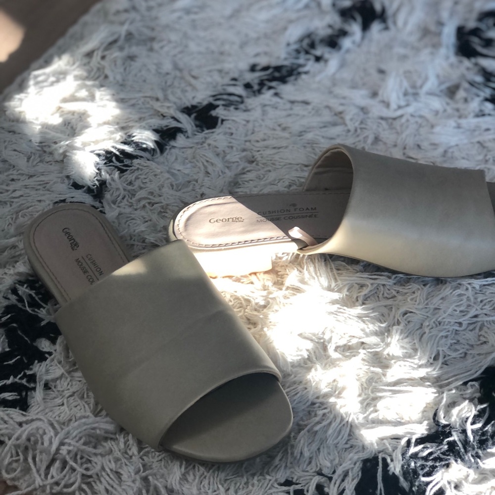*George Cushion Foam Nude Mules